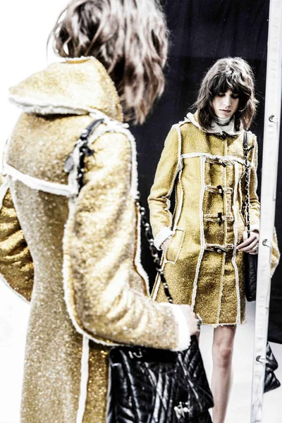 Look 29